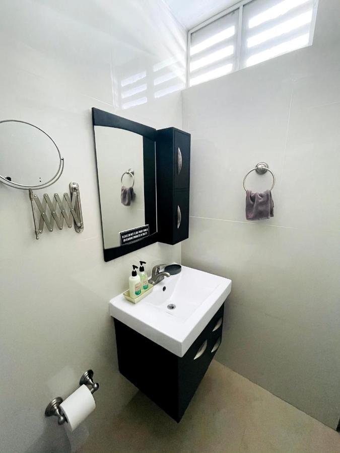 Cozy Studio Retreat With Private Parking And Free Laundry Ponce Kültér fotó