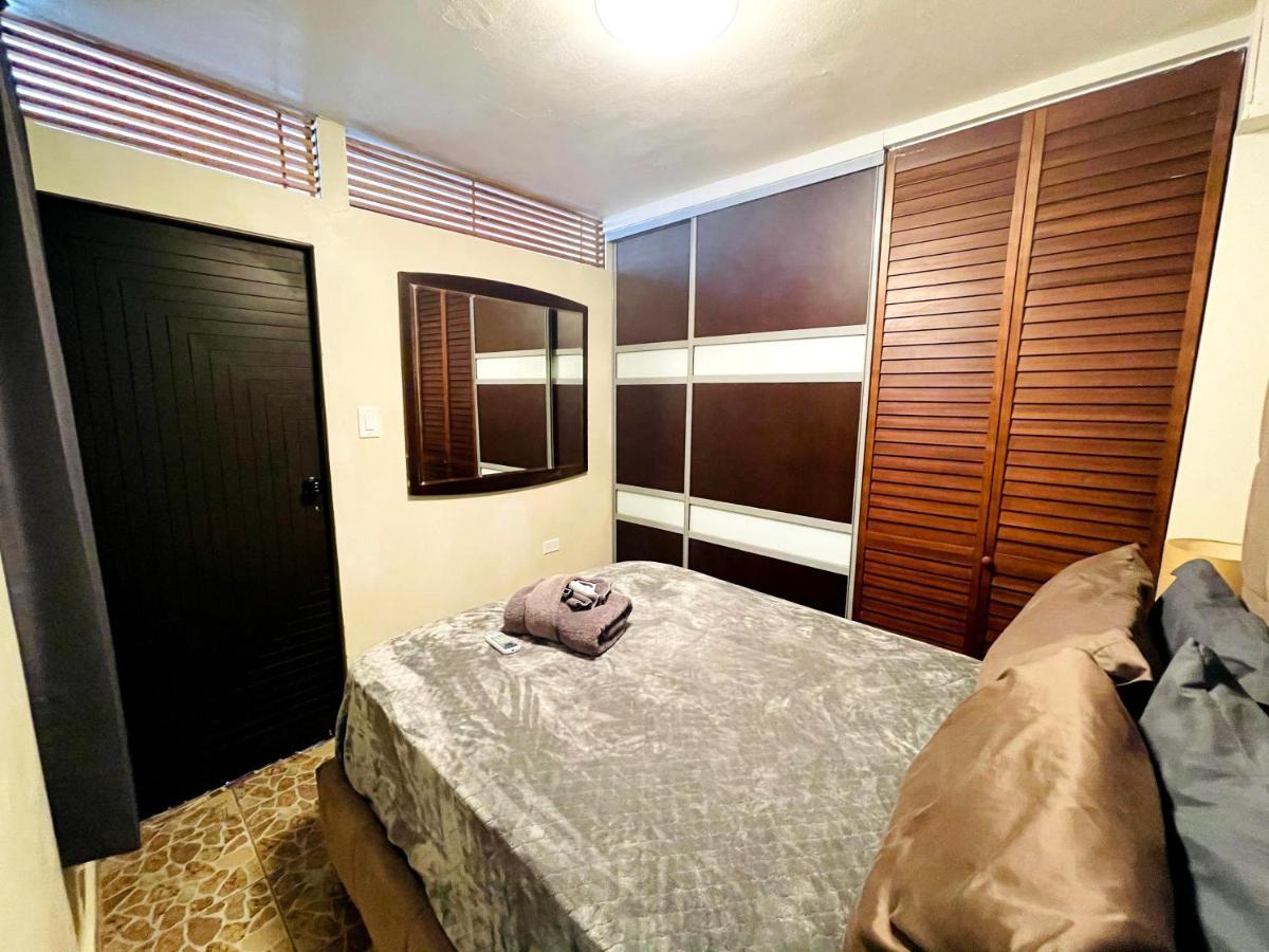 Cozy Studio Retreat With Private Parking And Free Laundry Ponce Kültér fotó